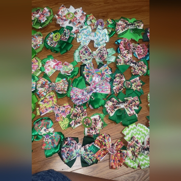 Colorful Assorted Hair Bows - Picture 3 of 10